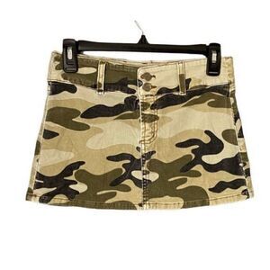 Forever 21 women’s camo, micro, mini corduroy skirt, size small